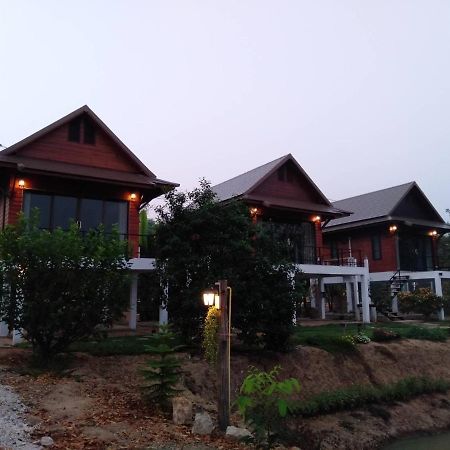 บ้านกลางเกาะ รีสอร์ท Uthai Thani Εξωτερικό φωτογραφία